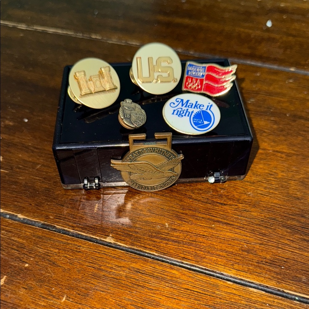 Historic pin‎ set 1920s-1980s